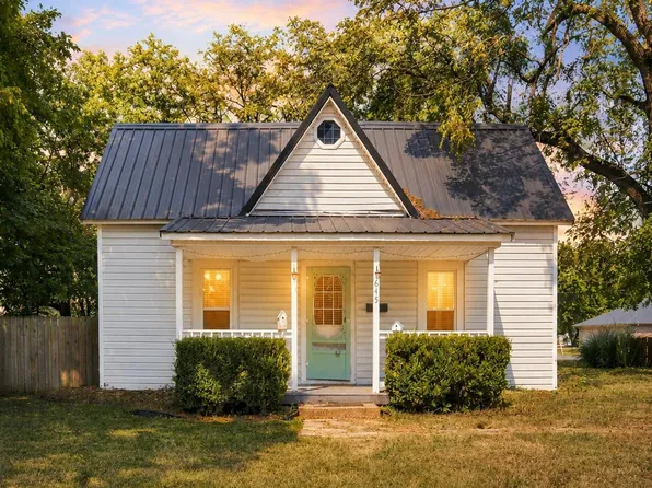 645 N Walnut Avenue, Republic, MO 65738