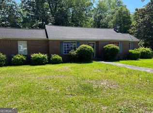 208 Hendrix St, Claxton, GA 30417