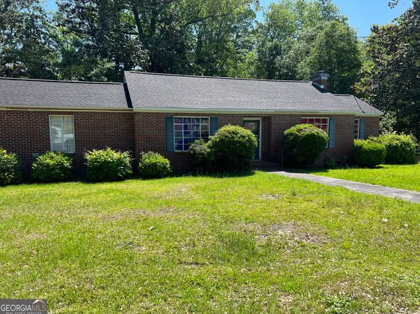 208 Hendrix St, Claxton, GA 30417