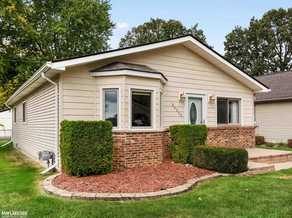39555 Macomber St, Harrison Township, MI 48045