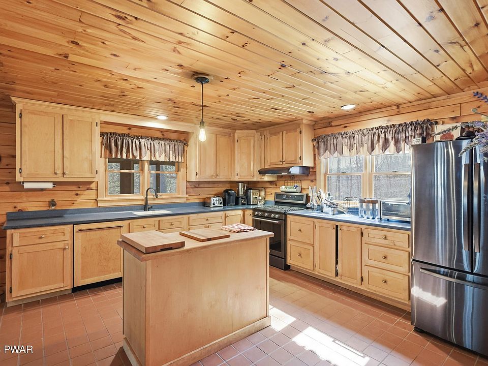 20th image of 992 Winterdale Rd