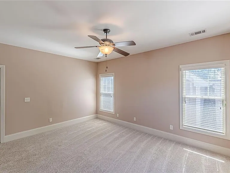 1645 Woodward Way — Photo 56