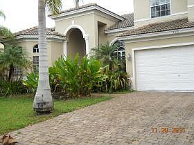 1st image of 936 NW 118th Ln