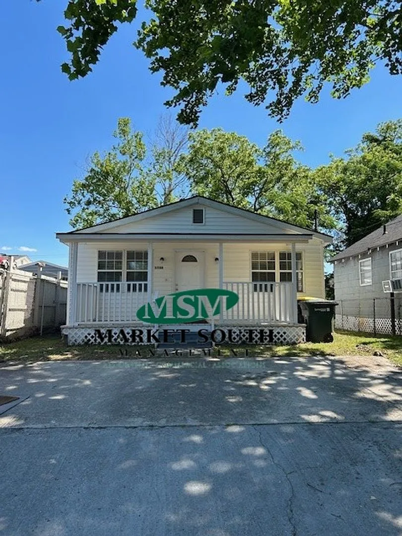 Quaint Westside Cottage — Photo 1