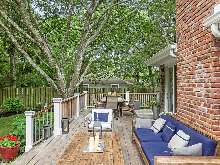 35 Kings Point Rd — Photo 19