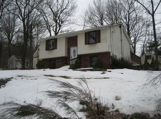 14 Greenwich Rd, Hewitt, NJ 07421