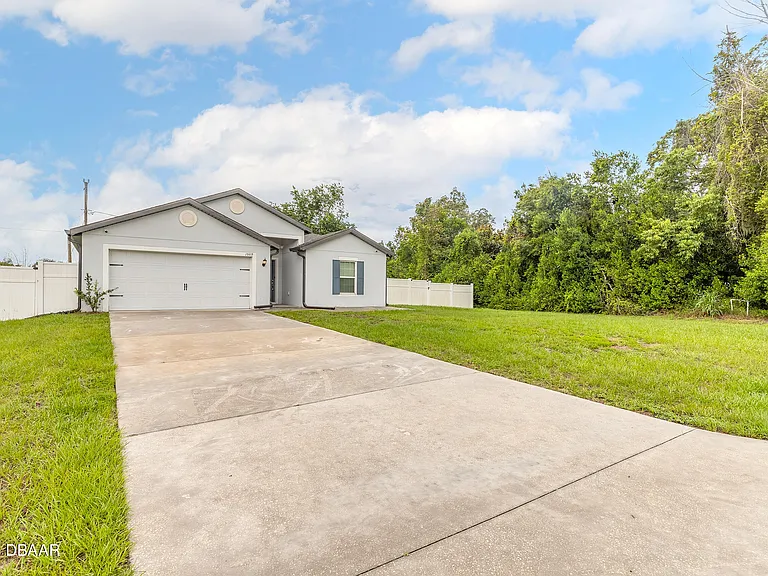 1009 Rosetta Dr — Photo 4