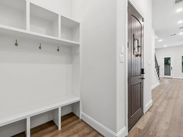 4744 Aftonshire Dr — Photo 6