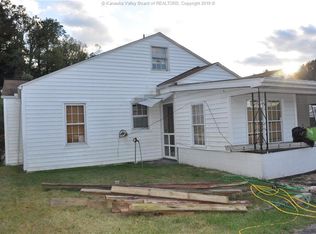 51 Turley St, Madison, WV 25130