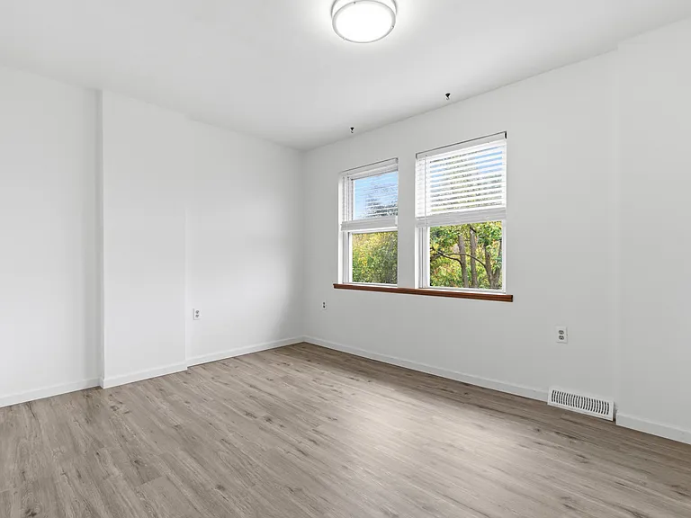 790 Highland Ave — Photo 9