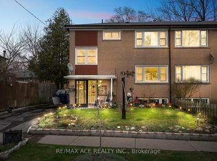 25 Overture Rd, Toronto, ON M1E2W1