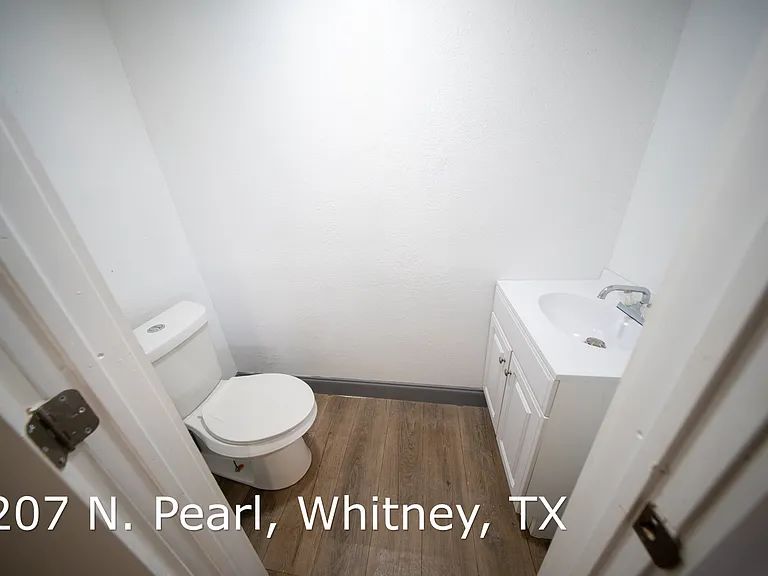207 N Pearl St — Photo 6