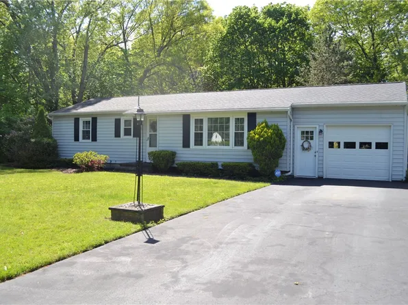 833 Dewitt Rd, Webster, NY 14580