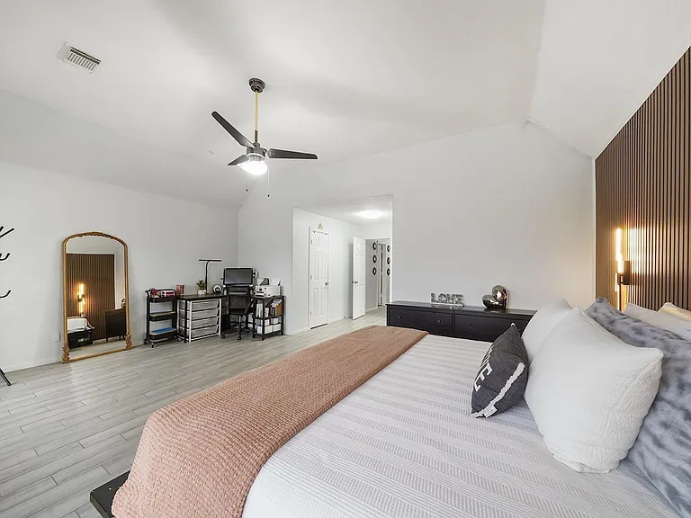 14402 Westbury Ct — Photo 20