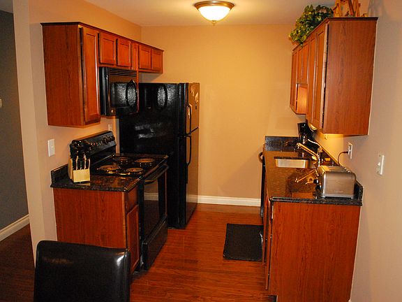 3rd image of 725 Randolph St APT 220