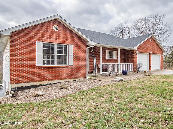 3rd image of 1554 Eastview Dr
