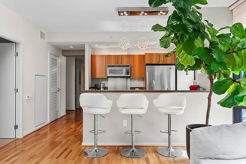 2 bed, 2.0 bath, $6,375 — Photo 4