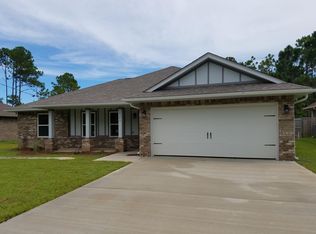164 Wildwood Lakes Dr, Defuniak Springs, FL 32435