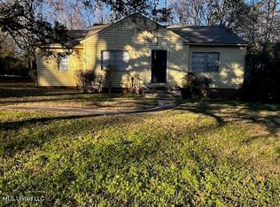 824 Combs St, Jackson, MS 39204