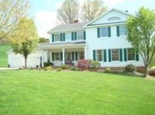 1227 Carmella Dr NW, New Philadelphia, OH 44663