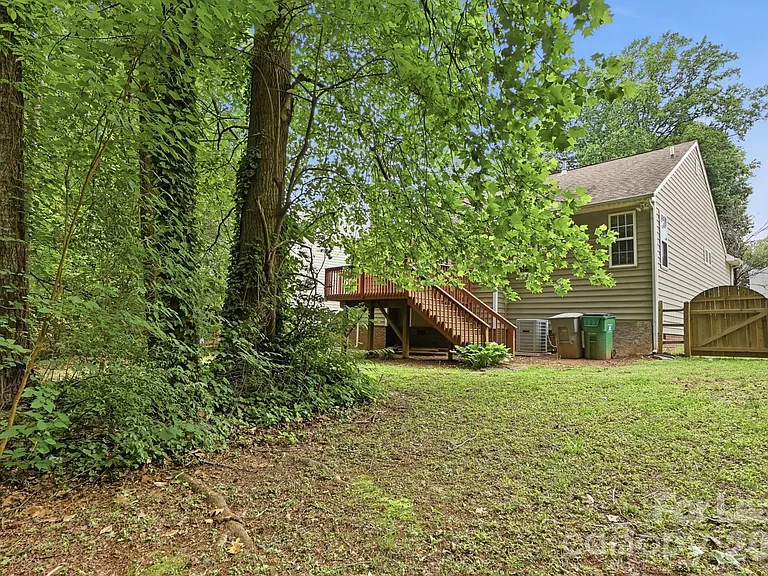 2830 Black Walnut Ln — Photo 22