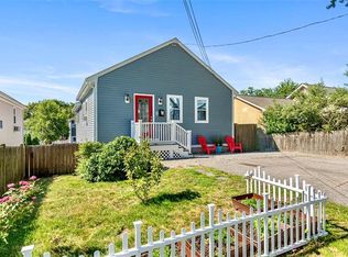 93 Church St, Barrington, RI 02806