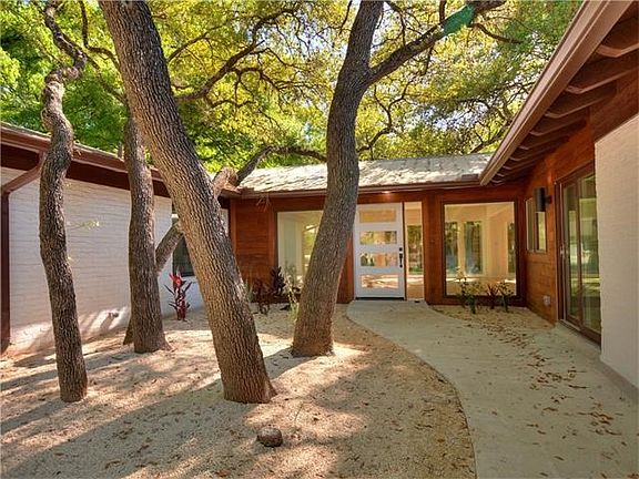 3rd image of 2405 Wildgrove Dr