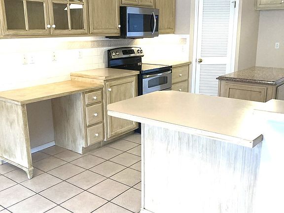 5th image of 3321 Silver Spur Dr
