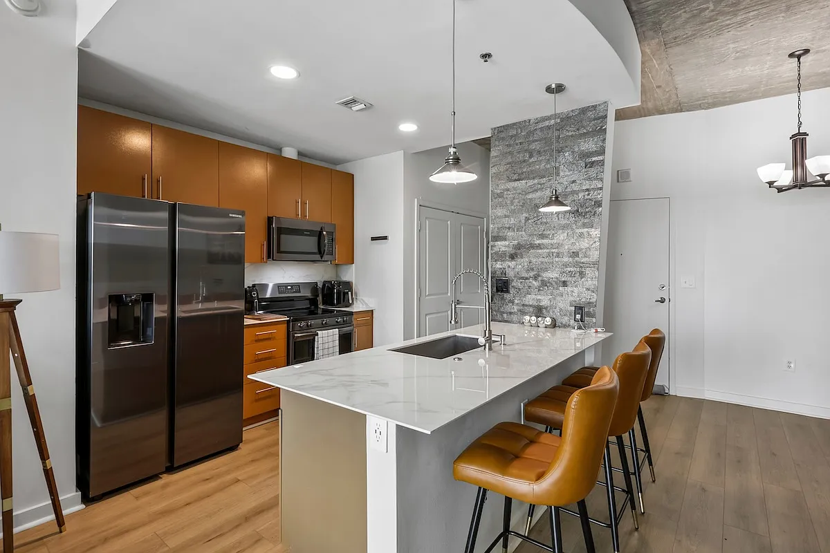 2 bed, 1032 sqft, $2,750 — Photo 3
