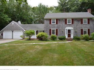 20 Hedgerow Dr, Falmouth, ME 04105