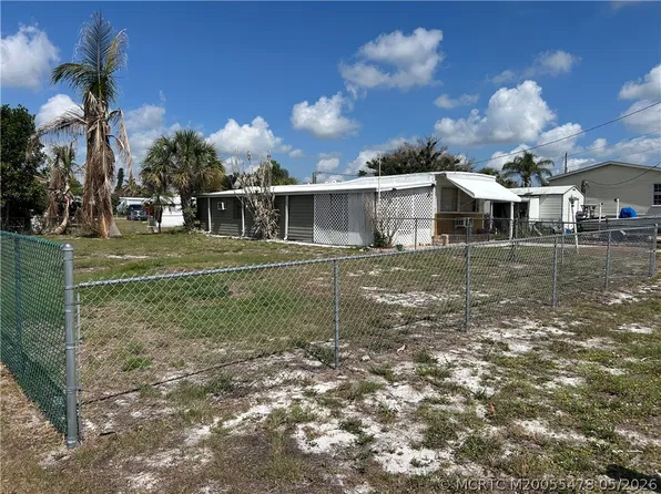 1574 NE Oriole Ave, Stuart, FL 34994