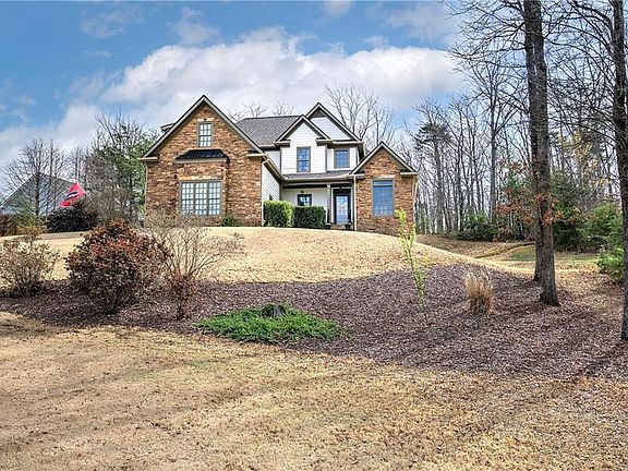 2nd image of 16 Thunder Hawk Ln NE