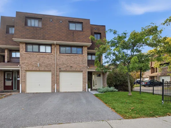 1958 Rosefield Rd #16, Pickering, ON L1V 3A9