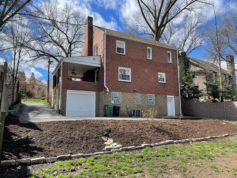 1070 Old Gate Rd — Photo 6
