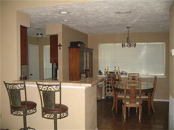 Kitchen/Dining area