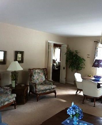 5th image of 1384 Millikin Pl NE