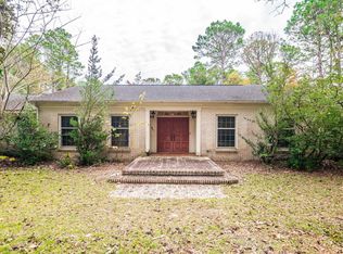 520 Greenfield Rd, Pawleys Island, SC 29585