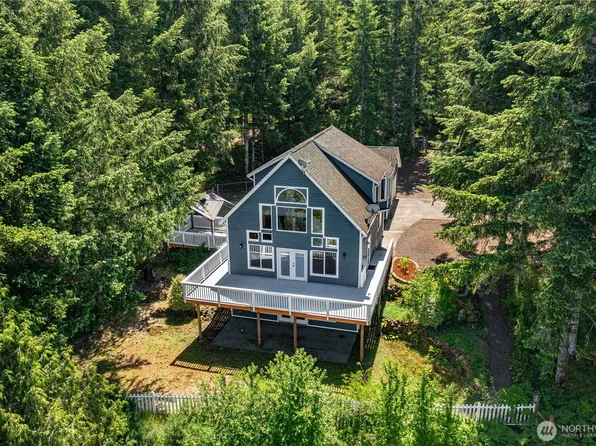 110 E Glacier Crest Road, Grapeview, WA 98546