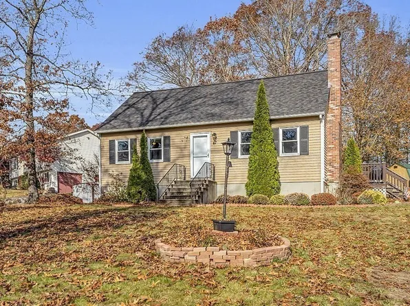 47 Brookside Ave, Webster, MA 01570