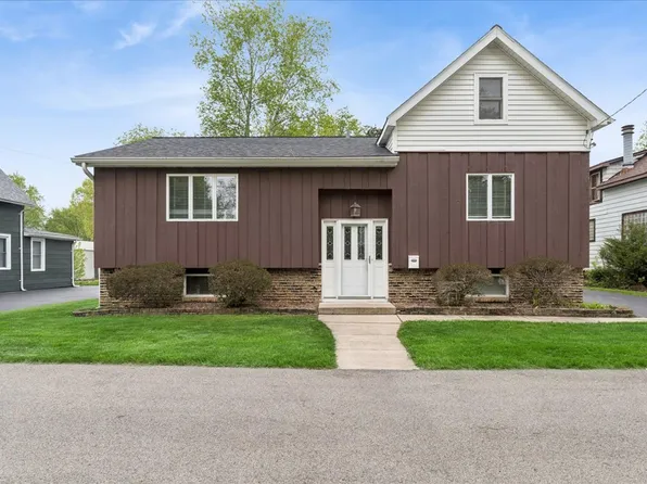 1631 Park St, McHenry, IL 60050