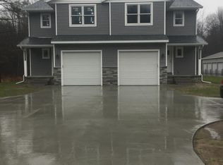 17377 Hickory St, Spring Lake, MI 49456