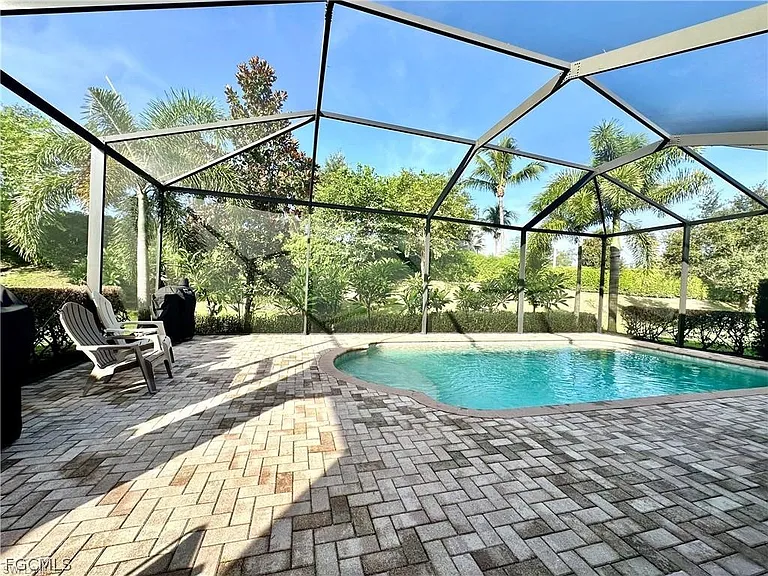 9061 Isla Bella Cir — Photo 21