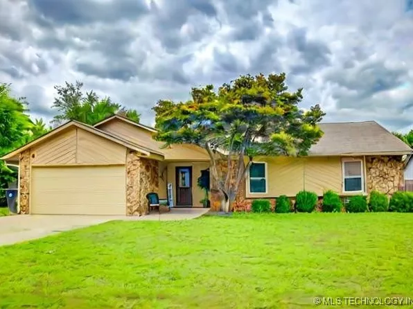 905 W Park Ct, Broken Arrow, OK 74011