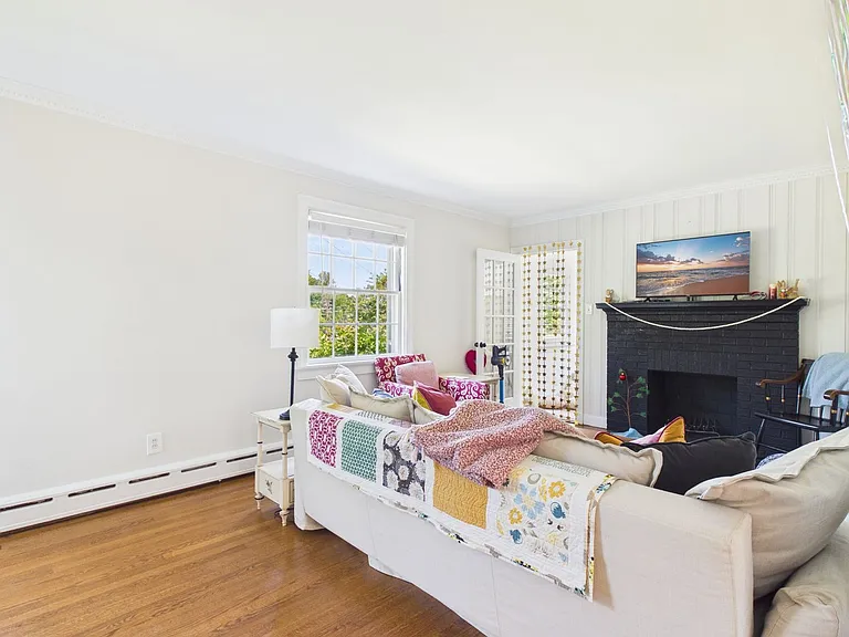 9609 University Blvd — Photo 2
