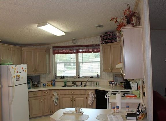 4th image of 3347 Royal Oak Dr W