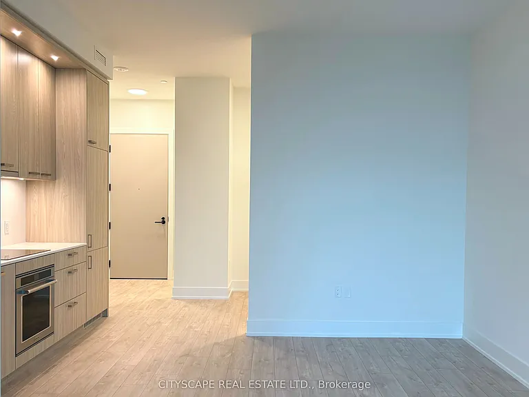 858 Dupont St #Penthouse 17 — Photo 1