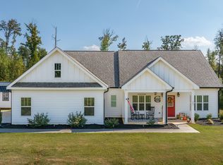 207 Oakwood Dr, Commerce, GA 30529