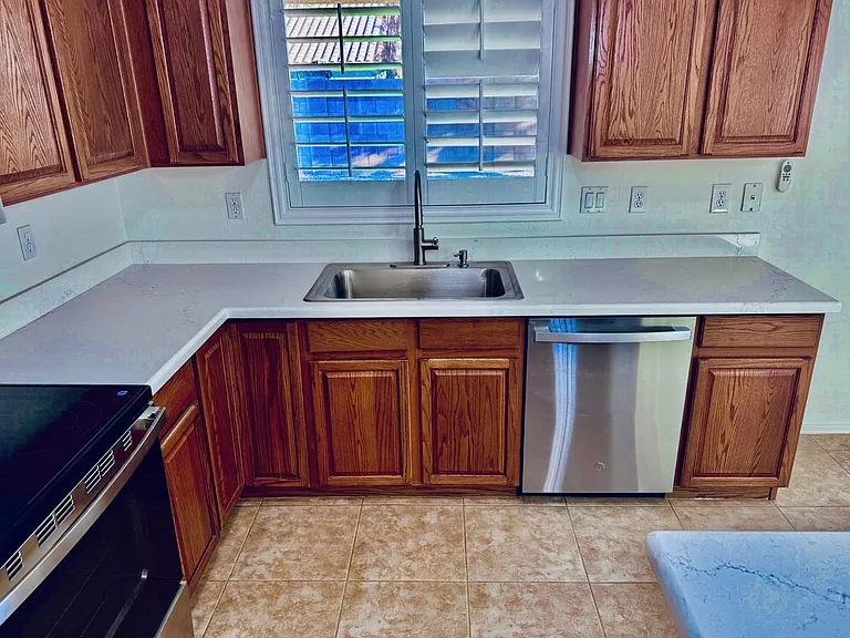 1268 E Birdland Dr — Photo 11