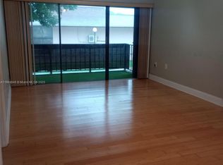 5775 Washington St APT L22, Hollywood, FL 33023