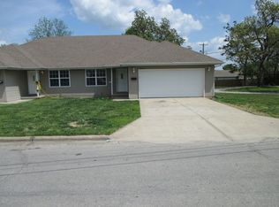 2204 N Delaware Ave, Springfield, MO 65803